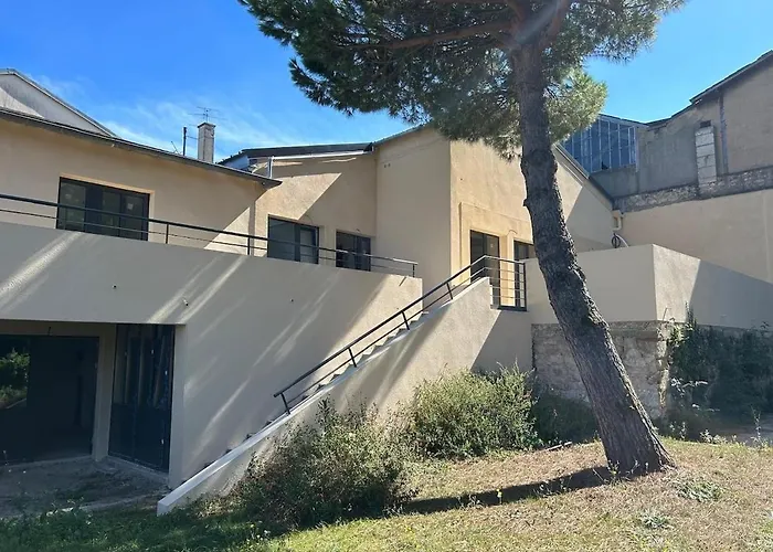 5 Parking Gratuit פואטייה